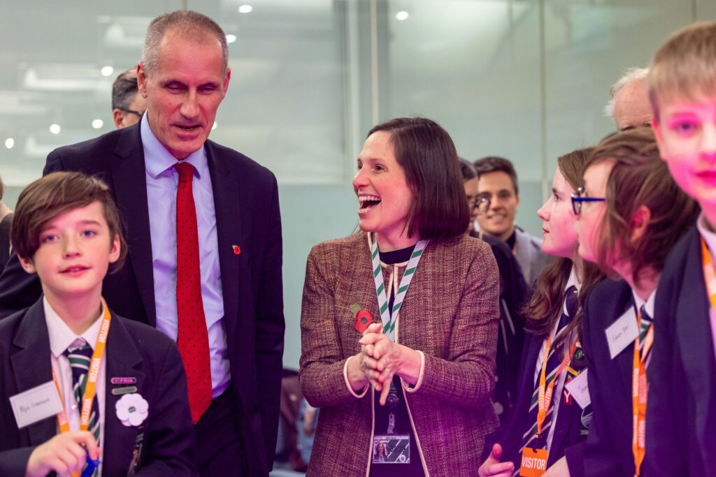 Bill Esterson meets with students to discuss AI and energy security