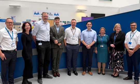 Members of the Manchester University NHS Foundation Trust including CEO Mark Cubbon joined CEO of The Medicines and Healthcare products Regulatory Agency, Lawrence Tallon to formalise the Manchester NHS Innovation Sandbox partnership (Photo: Manchester University NHS Foundation Trust)